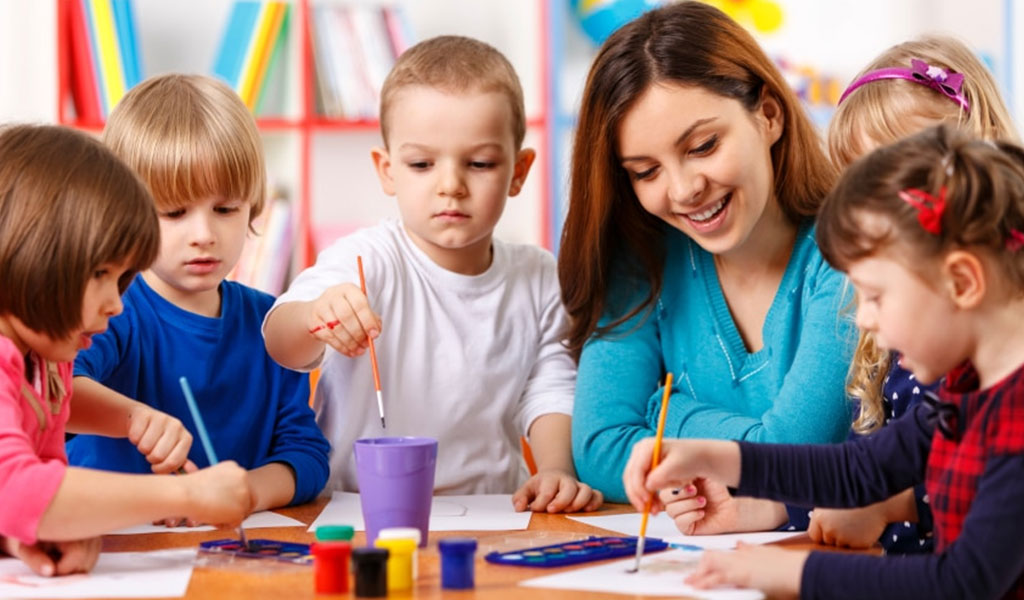 Cha mẹ cần quan tâm và dạy dỗ trẻ nhiều hơn